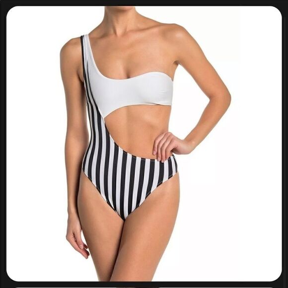 KENDALL AND KYLIE Asymmetrical Stripe One-Piece Swimsuit Size S NWT - Picture 1 of 7